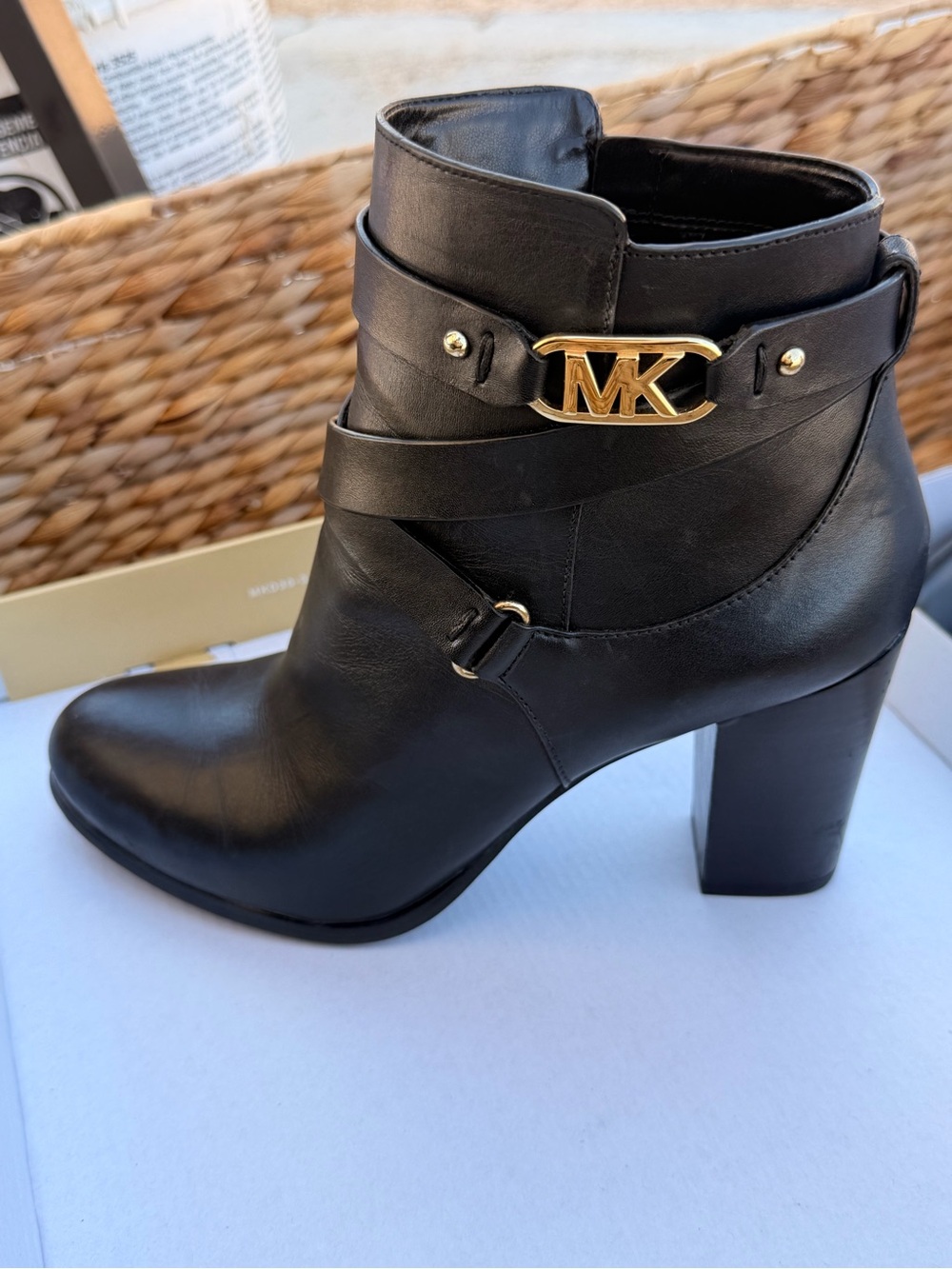 Michael Kors Kincaid Black Leather MK Logo Booties Size 9M